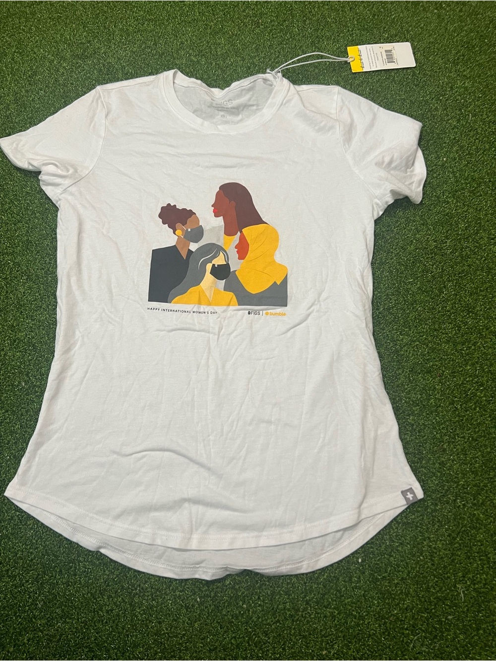 🩺 NWT FIGS x Bumble International Women’s Day Shirtail Underscrub T-Shirt XS 🐝